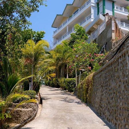 Monte Prundi Hotel Labuan Bajo Exterior foto